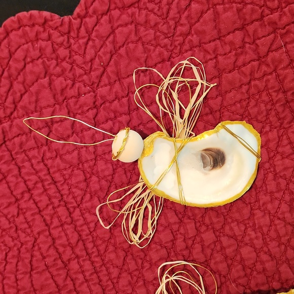 (3) Hand Crafted Angel ornaments, oyster shell - Picture 4 of 9